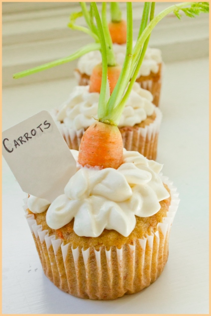 Carrot-Cupcakes-with-Cream-Cheese-Frosting
