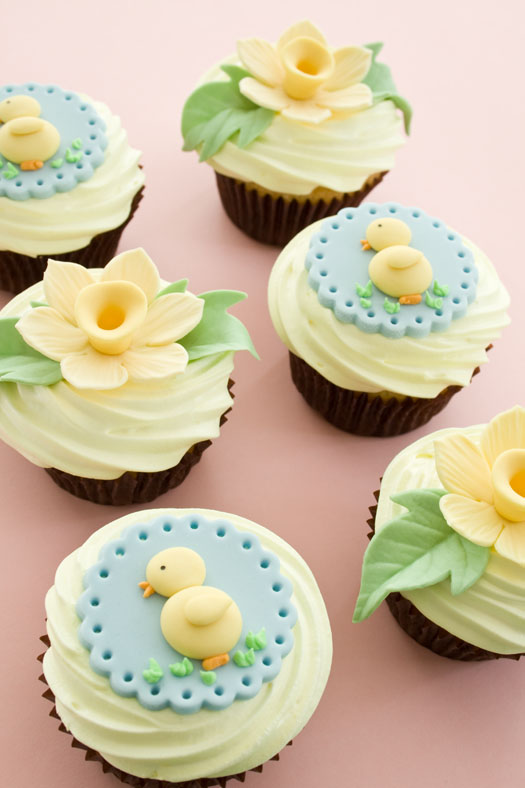 Easter_Chicks-Flowers-cupcakes
